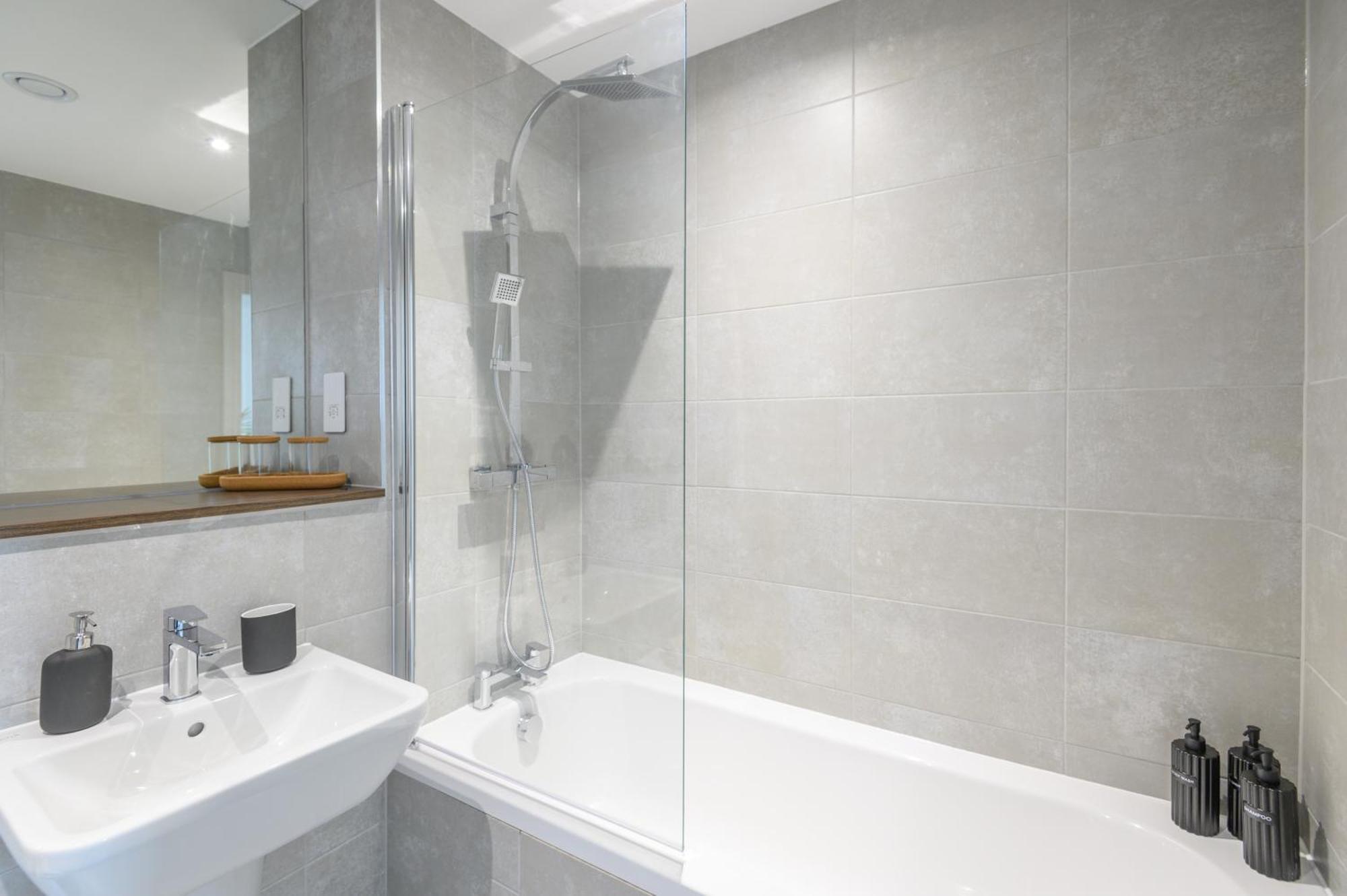 Superior 1 Bed Apartment By Leeds Train Staiton Esterno foto
